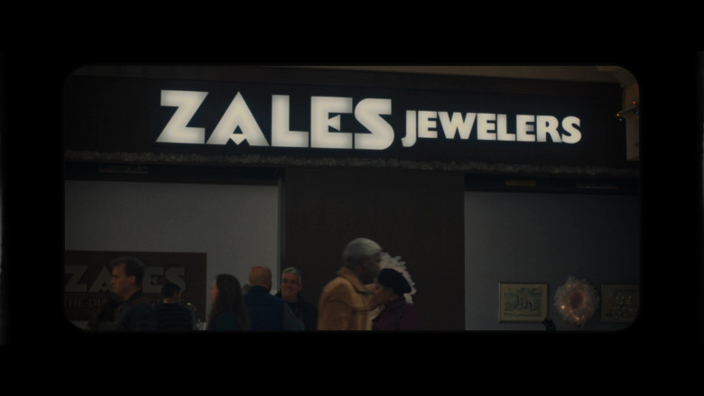 Zales Jewelry Store in Dashing Through the Snow (2023) - 432399