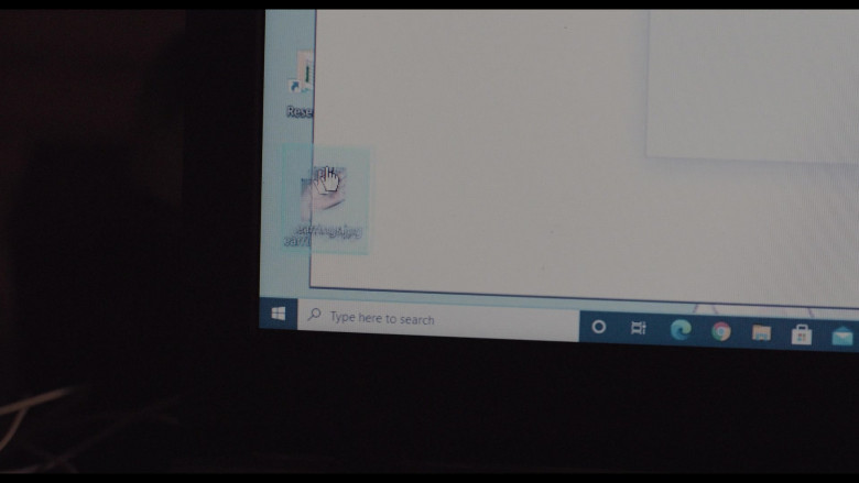 Microsoft Windows OS and Chrome Browser in A Murder at the End of the World S01E02 "Chapter 2: The Silver Doe" (2023) - 430573