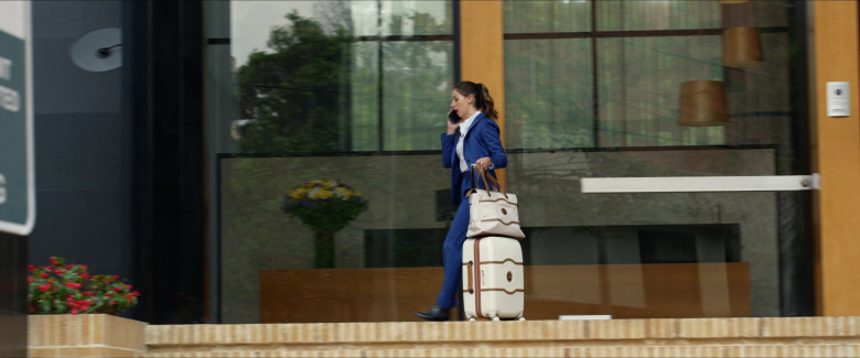 Delsey Paris Luggage of Alison Brie as Claire Wellington in Freelance (2023) - 436613