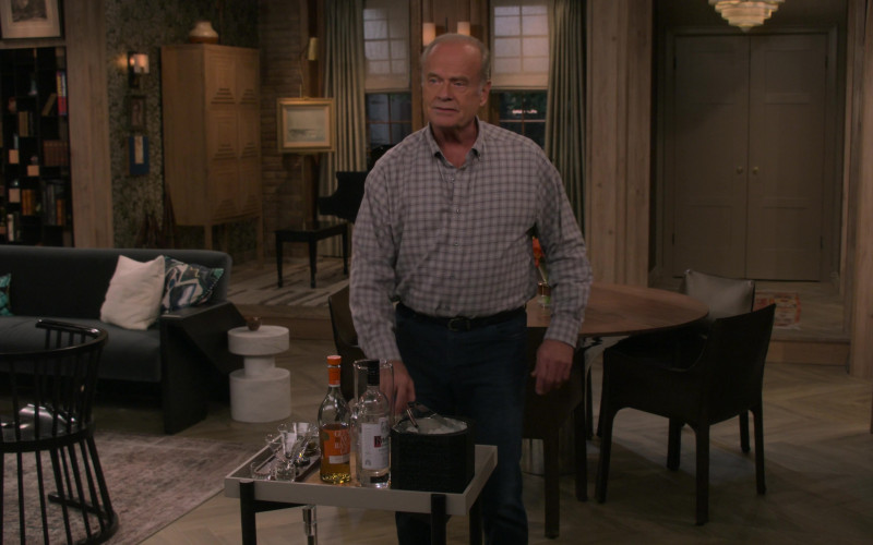 Glenmorangie Whisky and Ketel One Vodka in Frasier S01E07 "Freddy's Birthday" (2023)