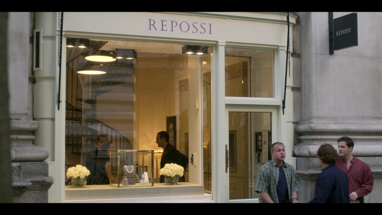 Repossi Jewelry House in The Crown S06E03 "Dis-Moi Oui" (2023) - 432904