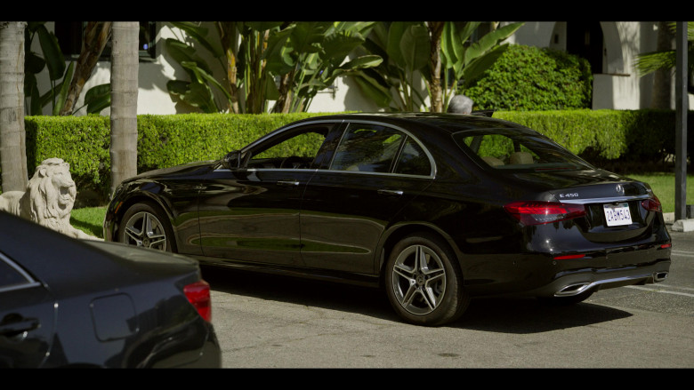 Mercedes-Benz E450 Black Car in Bosch: Legacy S02E08 "Seventy-Four Degrees in Belize" (2023) - 425061