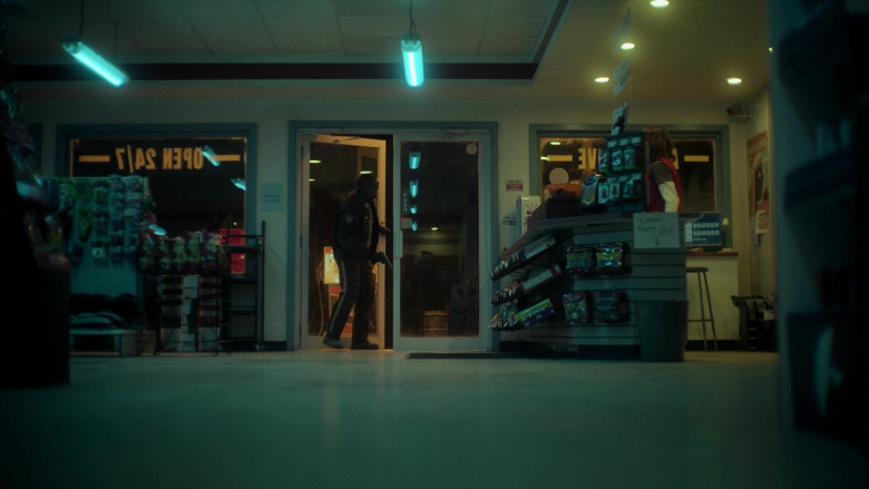 Baby Ruth Candy Bar, Sour Punch, Jack Link's in Fargo S05E01 "The Tragedy of the Commons" (2023) - 434692
