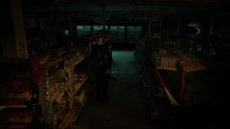 Jack Link's, Wonder Bread, LesserEvil Snacks and Hostess in Fargo S05E01 "The Tragedy of the Commons" (2023) - 434800
