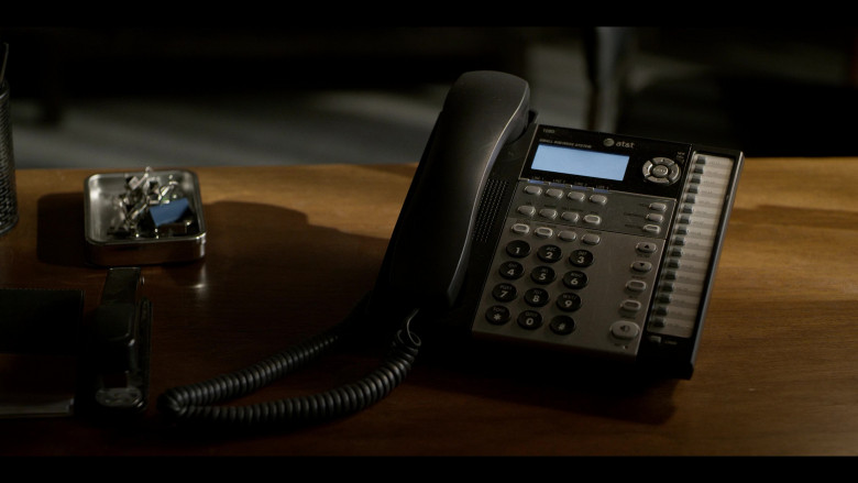 AT&T Phone in Bosch: Legacy S02E10 "A Step Ahead" (2023) - 429329