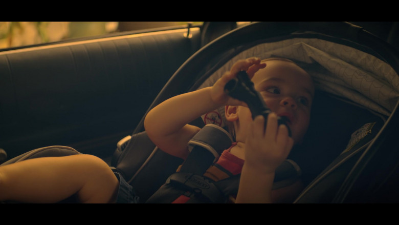 Graco Baby Car Seat in Doom Patrol S04E12 "Done Patrol" (2023) - 428033