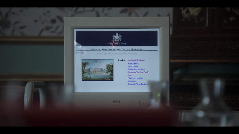 Dell Monitor in The Crown S06E02 "Two Photographs" (2023) - 432857