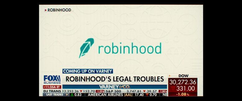 Robinhood App and Fox News in Dumb Money (2023) - 427033