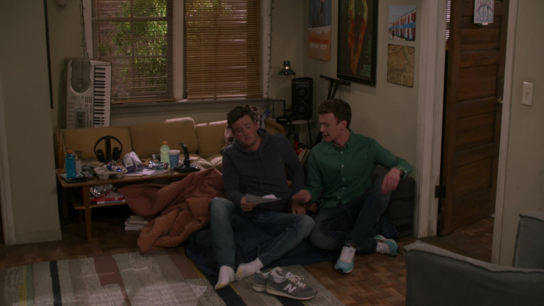 New Balance and Nike Shoes in Frasier S01E08 "The B Story" (2023) - 435836