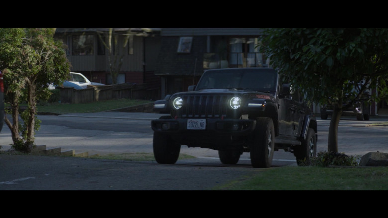 Jeep Wrangler Rubicon Black Car in Goosebumps S01E10 "Welcome to Horrorland" (2023) - 432733