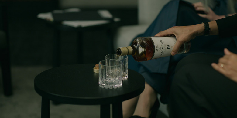 The Macallan 18 Year Old Whisky in Slow Horses S03E05 "Cleaning Up" (2023) - 449720