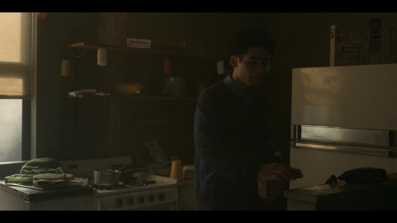 Kellogg's Frosted Flakes Breakfast Cereal in Power Book III: Raising Kanan S03E03 "Uninvited Guests" (2023) - 448453