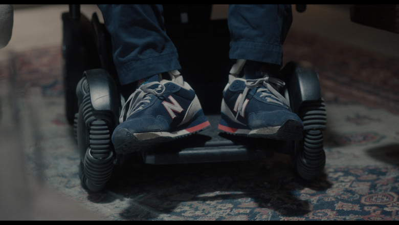 New Balance Sneakers in A Murder at the End of the World S01E05 "Chapter 5: Crypt" (2023) - 441469