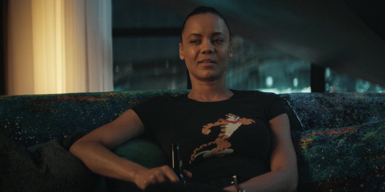 Kellogg's Corn Flakes Tee of Maria Sten as Frances Neagley in Reacher S02E02 "Picture Says a Thousand Words" (2023) - 447929