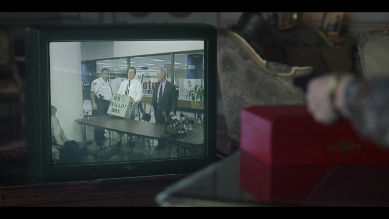 Sony TV in The Crown S06E06 "Ruritania" (2023) - 445837