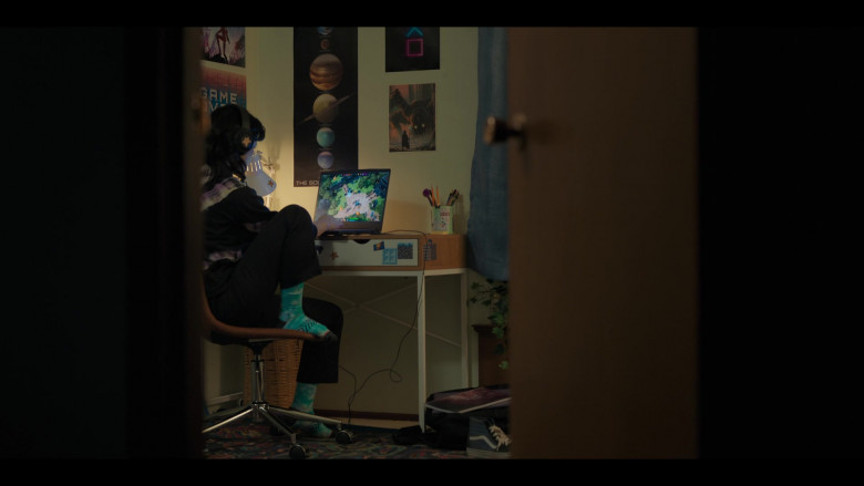 MSI Laptop and Vans Shoes in My Life with the Walter Boys S01E06 "Baggage" (2023) - 444456