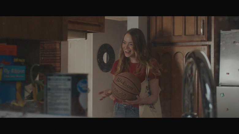 Wilson Basketball Held by Emma Stone as Whitney Siegel in The Curse S01E07 "Self-Exclusion" (2023) - 450533