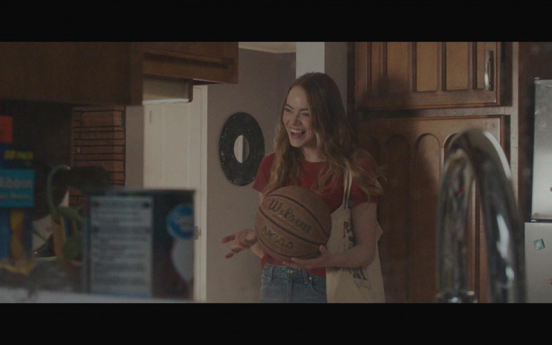 Wilson Basketball Held by Emma Stone as Whitney Siegel in The Curse S01E07 "Self-Exclusion" (2023)