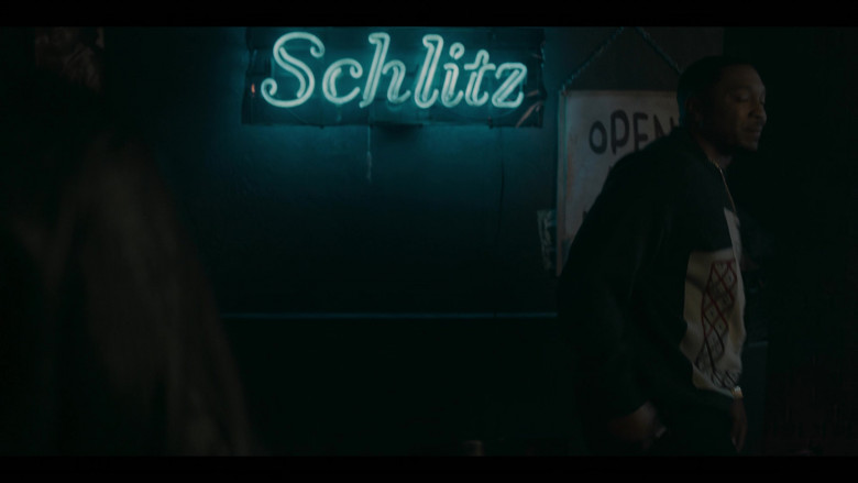 Schlitz Beer Sign in Power Book III: Raising Kanan S03E05 "Brothers and Keepers" (2023) - 451672