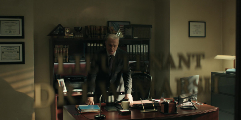 Acer Monitor and Canon Printer in Reacher S02E04 "A Night at the Symphony" (2023) - 450232
