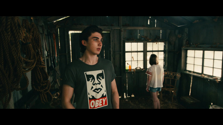 Obey T-Shirt Worn by Charlie Evans as Archie Sandford in Leave the World Behind (2023) - 442803