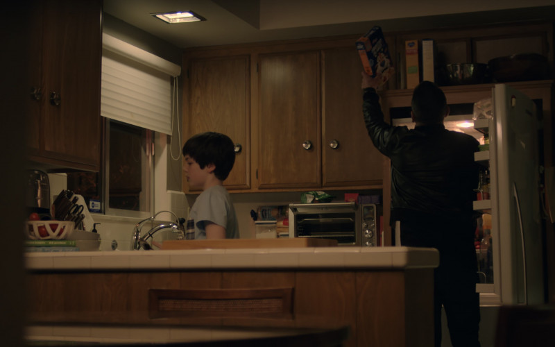 ADT Home Security Sticker, Tate's Bakeshop Cookies, Kellogg's Frosted Flakes in Bookie S01E02 "Making Lemonade" (2023)