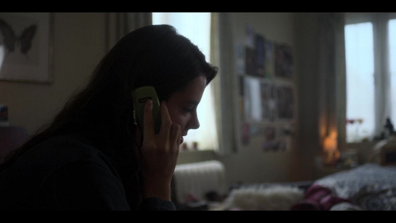 Nokia Phone in The Crown S06E09 "Hope Street" (2023) - 445943
