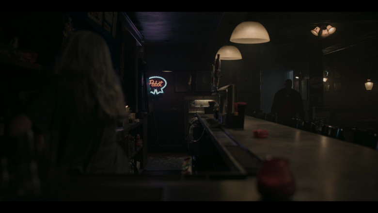 Pabst Beer Sign in Power Book III: Raising Kanan S03E05 "Brothers and Keepers" (2023) - 451658