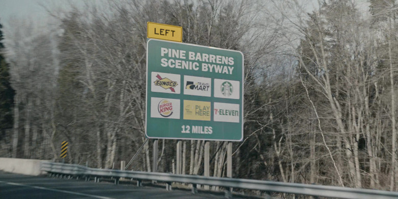 Sunoco, Starbucks, Burger King, 7-Eleven in Reacher S02E02 "Picture Says a Thousand Words" (2023) - 447966
