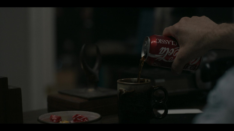 Starburst Candy and Coca-Cola Classic Soda in Power Book III: Raising Kanan S03E04 "In Sheep's Clothing" (2023) - 450220