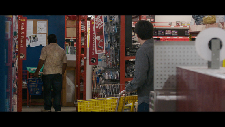Do It Best Hardware Store in The Curse S01E09 "Young Hearts" (2024) - 453384