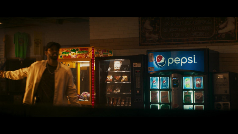 Miss Vickies, Doritos, Lay's, Skittles, Pepsi, Mountain Dew, Dr Pepper, Sunkist, A&W Root Beer in Echo S01E03 "Tuklo" (2024) - 454132