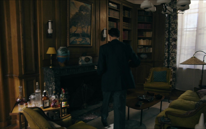 Hennessy Cognac and Ricard Liqueur in Monsieur Spade S01E01 (2024)