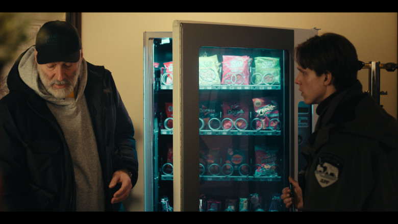 Funyuns, SunChips, Doritos, Cheetos, Airheads Candy, Snickers, Kit Kat in True Detective S04E02 "Part 2" (2024) - 458762