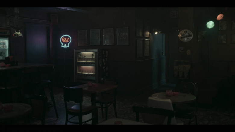 Michelob, Pabst and Stroh's Beer Signs in Power Book III: Raising Kanan S03E06 "Into the Darkness" (2024) - 456290