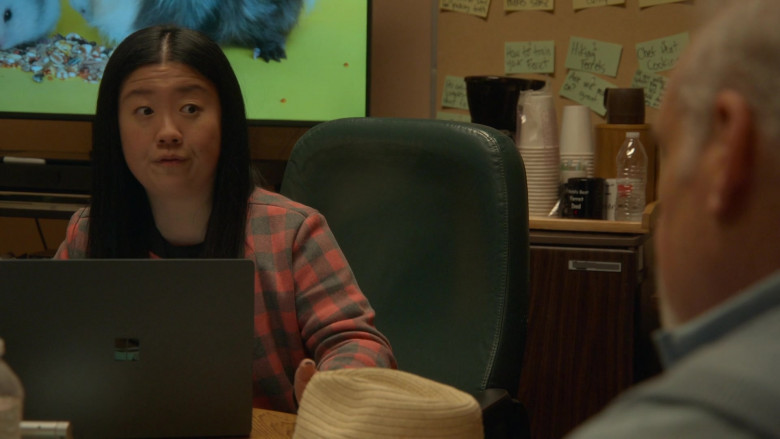 Microsoft Surface Laptops in Good Trouble S05E13 "Hanging by a Moment" (2024) - 457296
