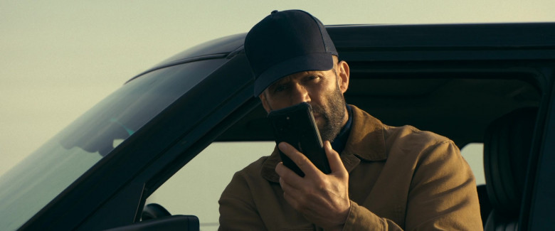 Oukitel Rugged Smartphone of Jason Statham as Adam Clay in The Beekeeper (2024) - 462617