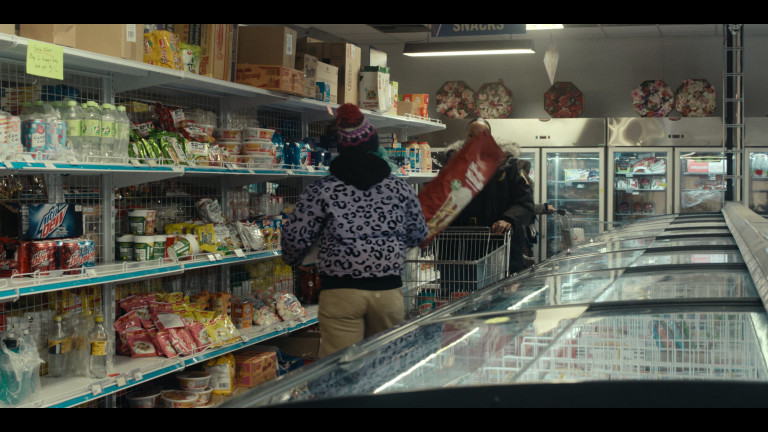 7up, Candy Can, Mountain Dew, Oreo Cookies In True Detective S04e02 