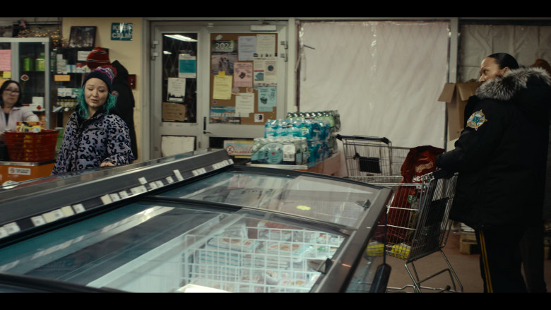 Kirkland Signature Drinks, San Pellegrino Water, Popcornopolis Popcorn in True Detective S04E02 "Part 2" (2024) - 458818