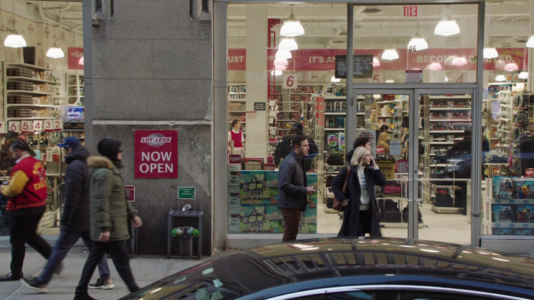 Lot Less Store in Law & Order: Special Victims Unit S25E01 "Tunnel Blind" (2024) - 458168