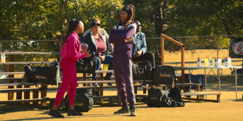 Sergio Tacchini Tracksuit and Nike Shoes Worn by Snoop Dogg as Jaycen Jennings & Tika Sumpter as Cherise, Spalding Bags, Gatorade Bottles in The Underdoggs (2024) - 461083