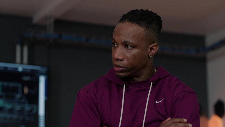 Nike Hoodie in Found S01E12 "Missing While Eccentric" (2024) - 454378