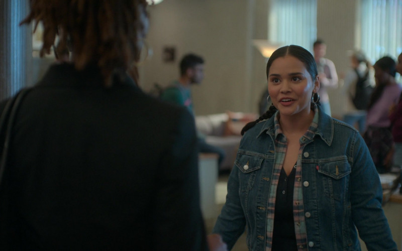 #453 – ProductPlacementBlog.com – Good Trouble Season 5 Episode 12 Brand Tracking (Timecode – H00M07S32)