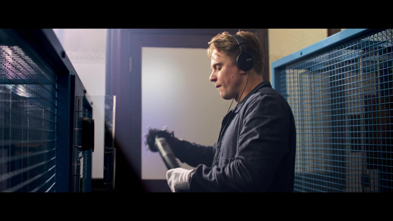 Sony Headphones of Billy Magnussen as Magnus in Lift (2024) - 455787