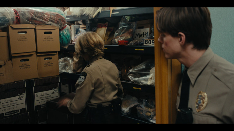 Bankers Boxes in True Detective S04E03 "Part 3" (2024) - 462231