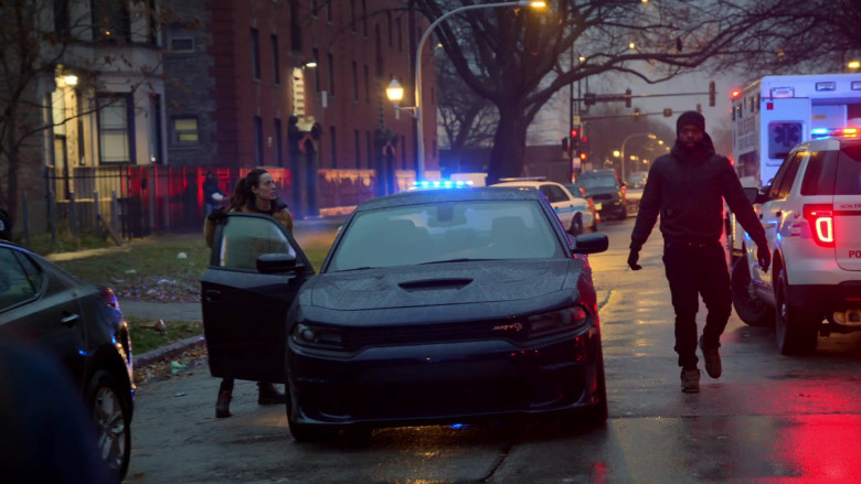 Dodge Charger SRT Car in Chicago P.D. S11E01 "Unpacking" (2024) - 457614
