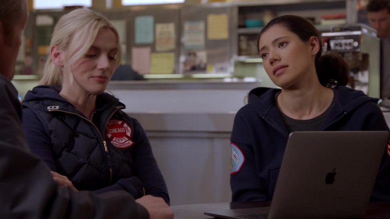 Apple MacBook Laptop in Chicago Fire S12E01 "Barely Gone" (2024) - 457396