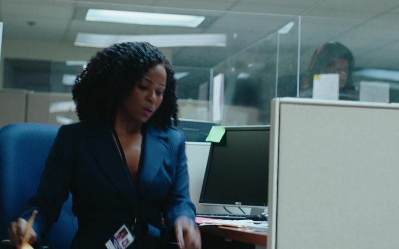 Dell Monitor in Hush S02E07 "You Want This" (2024)