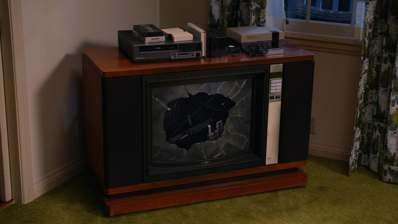 Nintendo Console and Sony TV in Ted S01E01 "Just Say Yes" (2024) - 454685