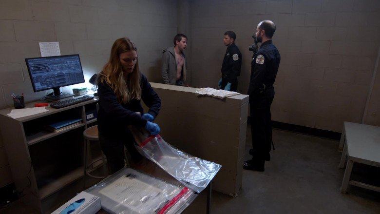 Asus PC Monitors in Chicago P.D. S11E01 "Unpacking" (2024) - 457604
